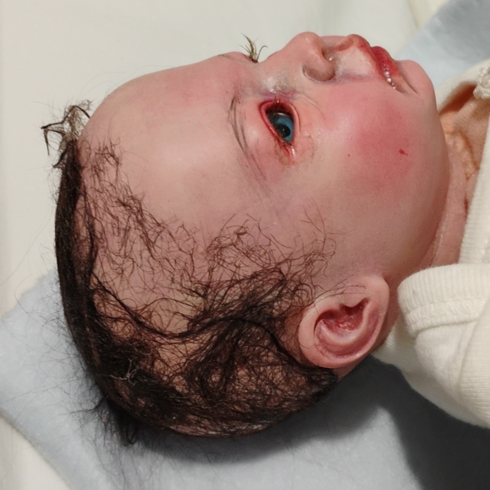 SALE! Newborn Baby That Looks So Real Like She Was Just Born - Picture 7 of 16